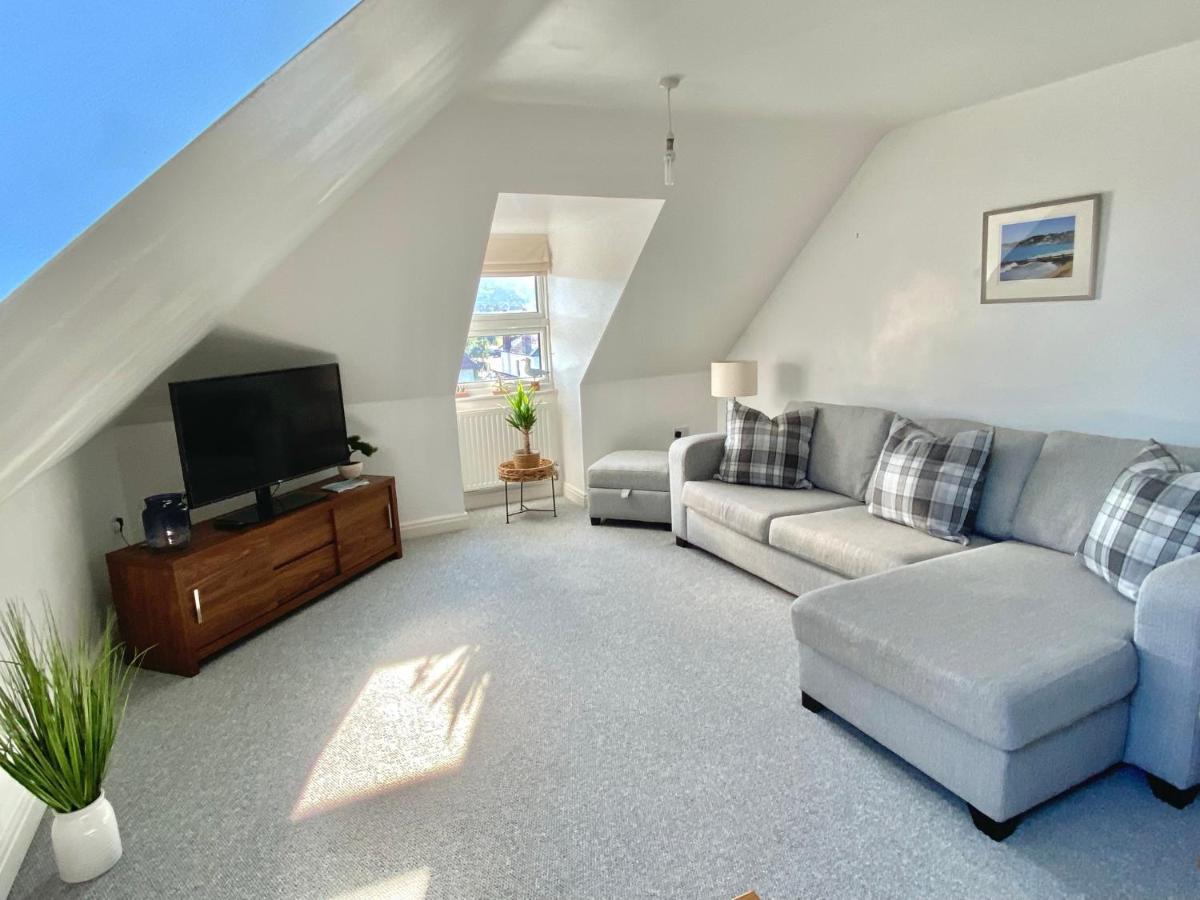Swanage Holiday Penthouse Apartment, Moments From Beach And Town, On Site Parking, Fast Wifi, Sleeps Up To 6, Rated Exceptional Eksteriør billede