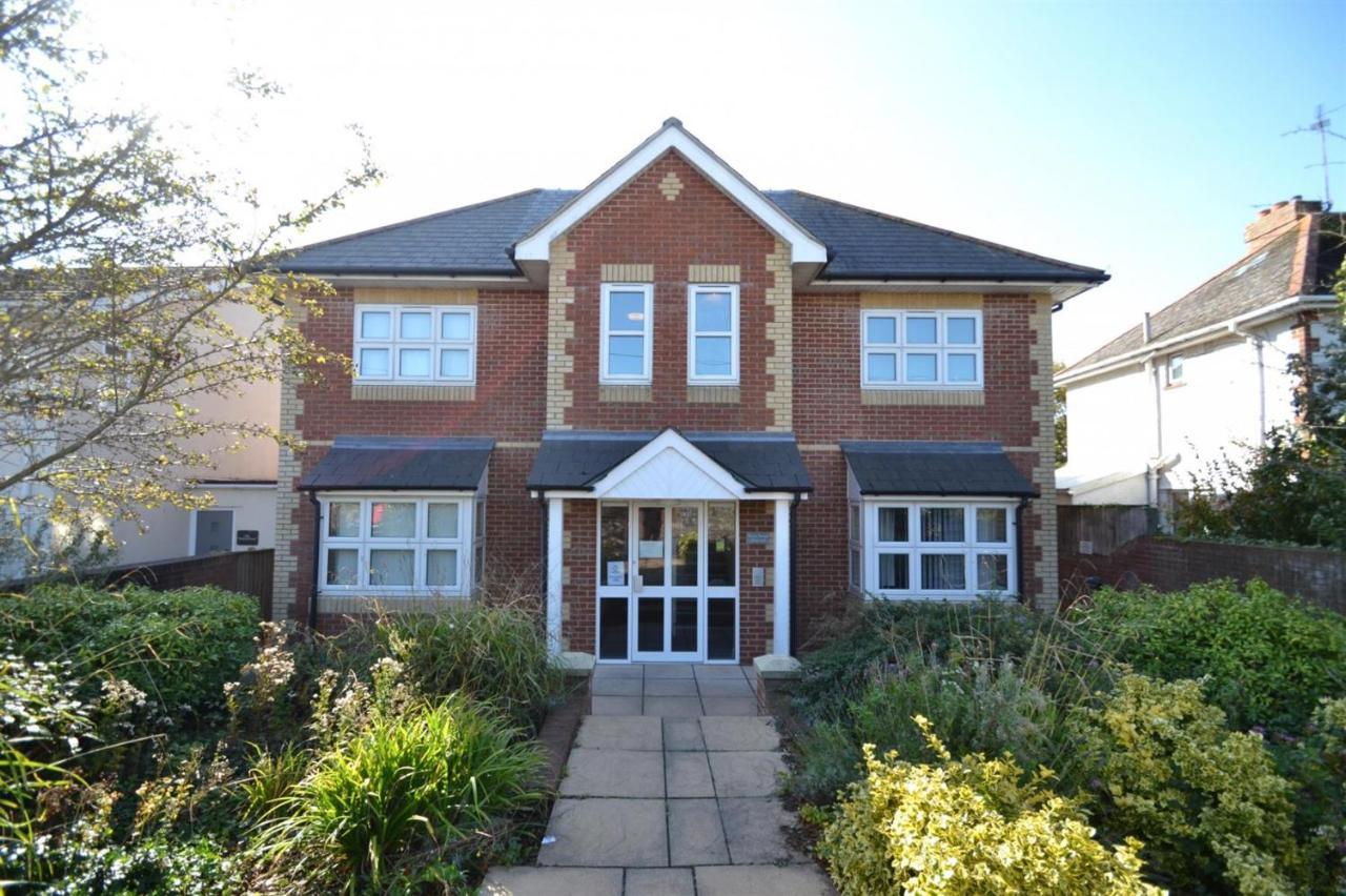 Swanage Holiday Penthouse Apartment, Moments From Beach And Town, On Site Parking, Fast Wifi, Sleeps Up To 6, Rated Exceptional Eksteriør billede
