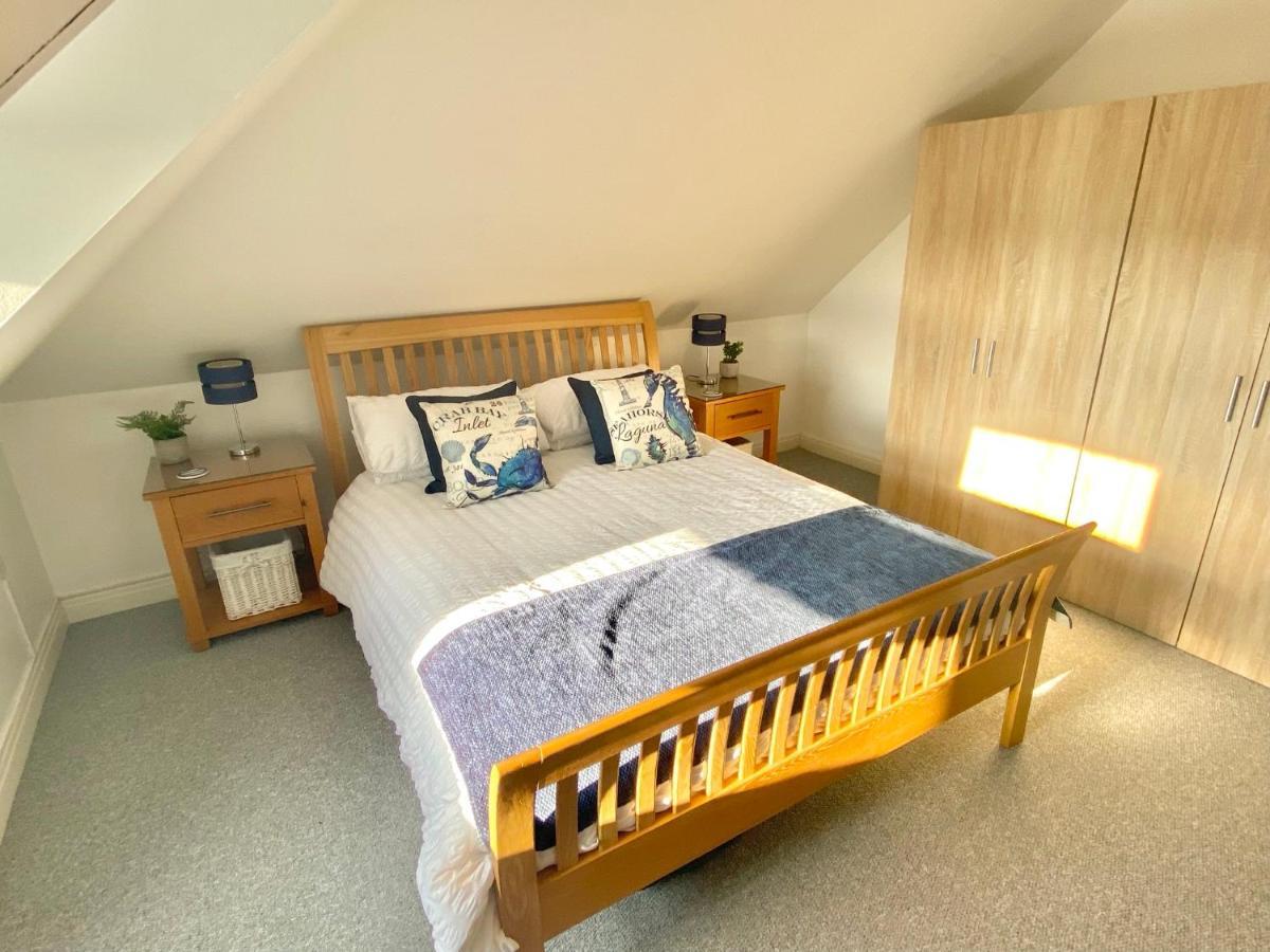 Swanage Holiday Penthouse Apartment, Moments From Beach And Town, On Site Parking, Fast Wifi, Sleeps Up To 6, Rated Exceptional Eksteriør billede
