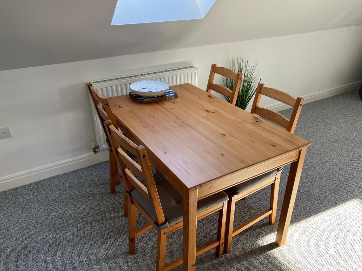 Swanage Holiday Penthouse Apartment, Moments From Beach And Town, On Site Parking, Fast Wifi, Sleeps Up To 6, Rated Exceptional Eksteriør billede