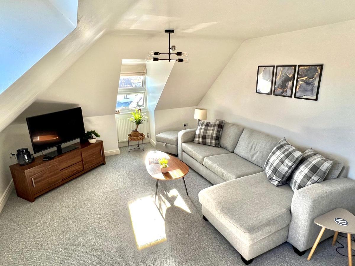 Swanage Holiday Penthouse Apartment, Moments From Beach And Town, On Site Parking, Fast Wifi, Sleeps Up To 6, Rated Exceptional Eksteriør billede